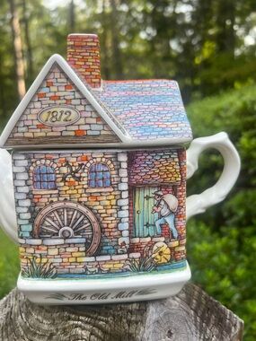 Vintage Sadler England The Old Mill Cottage Teapot House 1812
